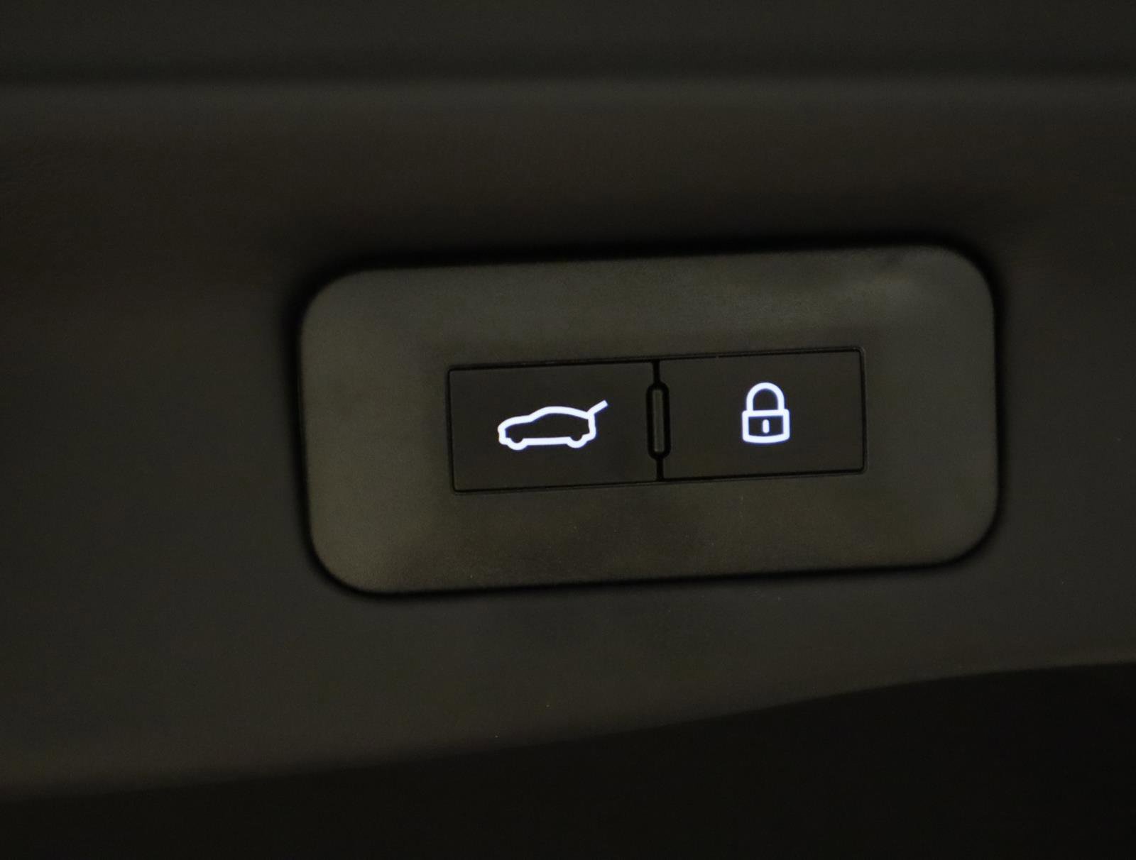 Certified 2025 Ferrari Purosangue image 24