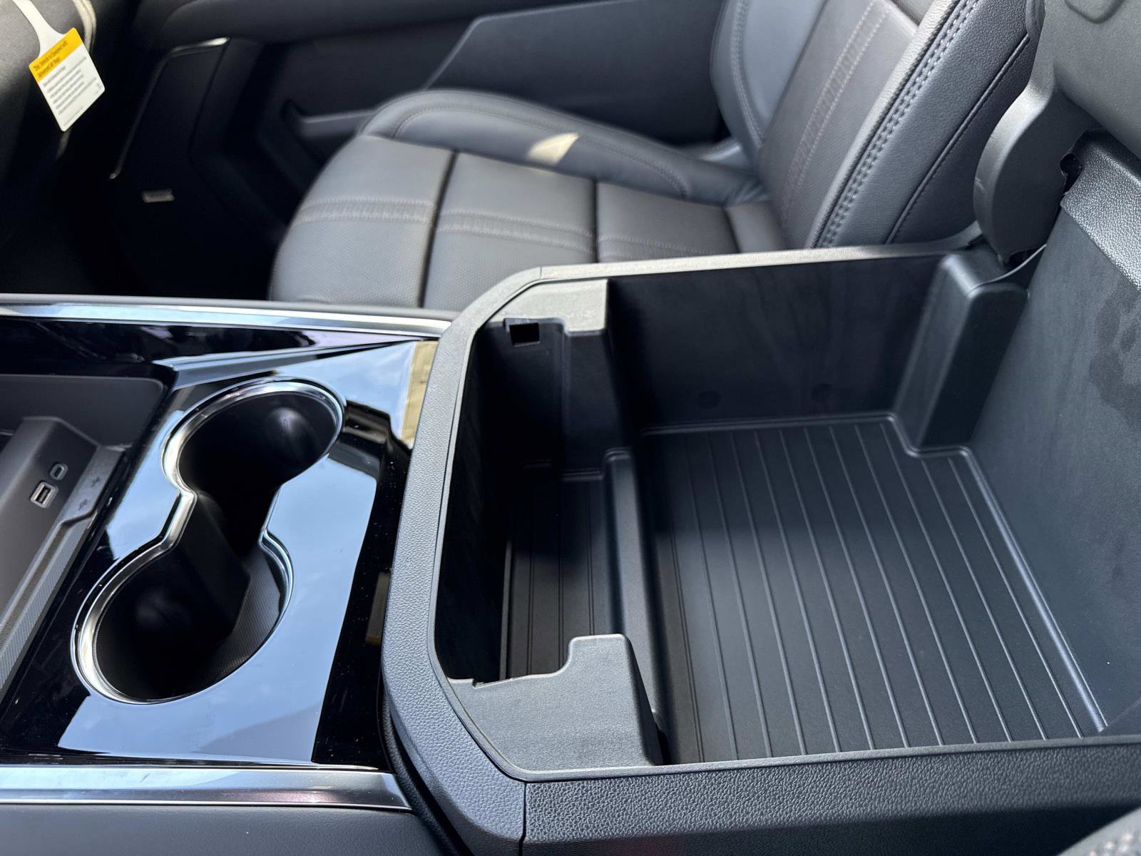 New 2026 Chevrolet Suburban High Country w/ Sun And Tow Package image 28