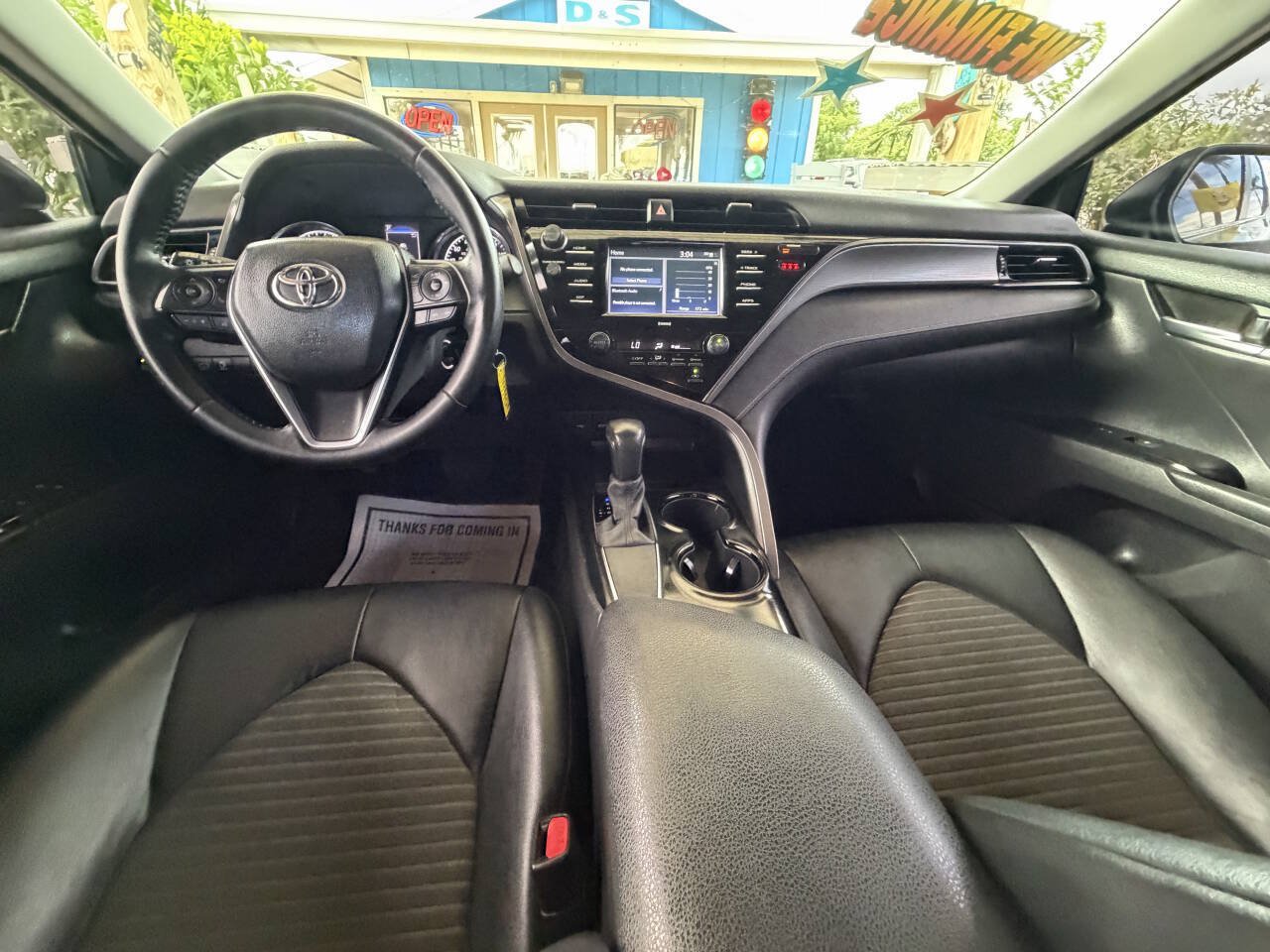 Used 2020 Toyota Camry SE FWD image 17