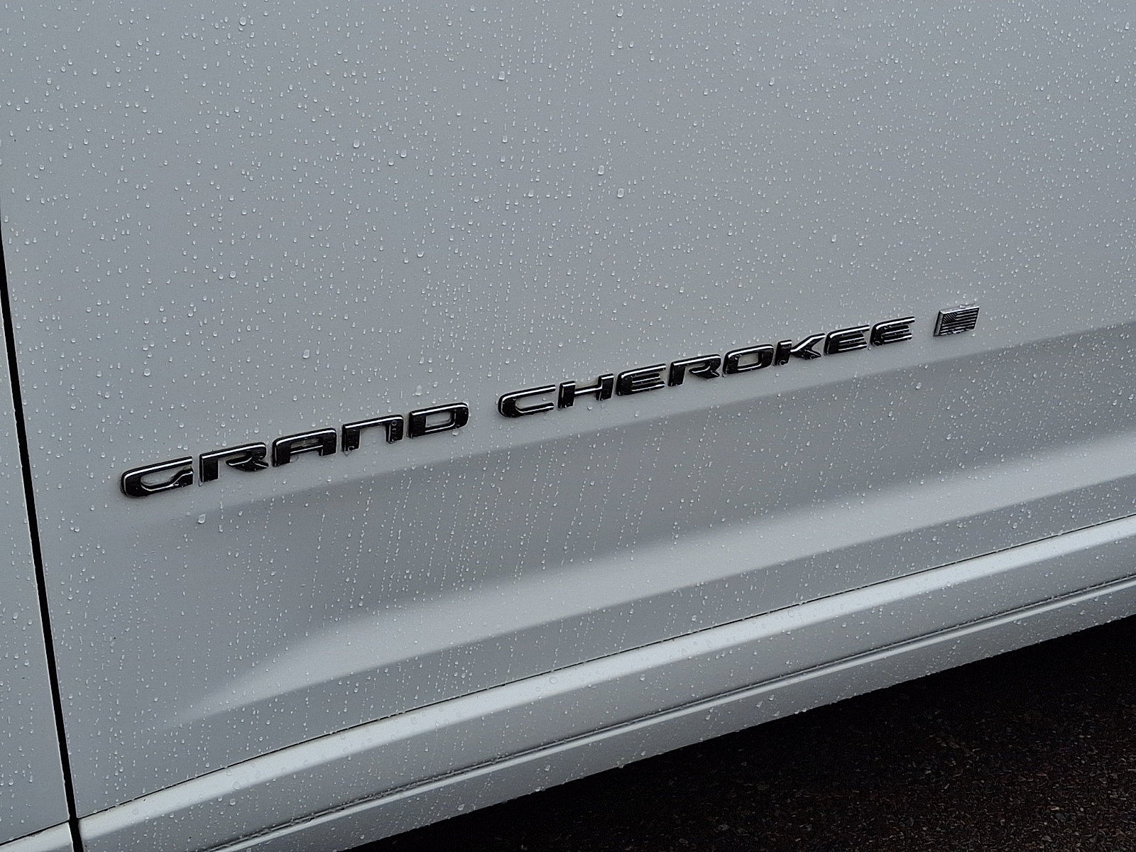 Used 2022 Jeep Grand Cherokee Overland AWD/4WD image 34