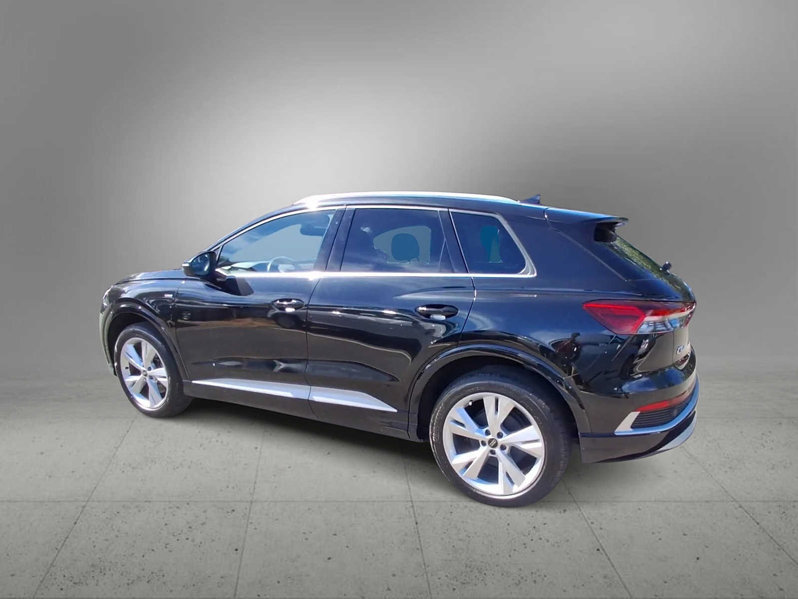 Certified 2023 Audi Q4 e-tron Premium Plus w/ Premium Plus AWD/4WD image 6