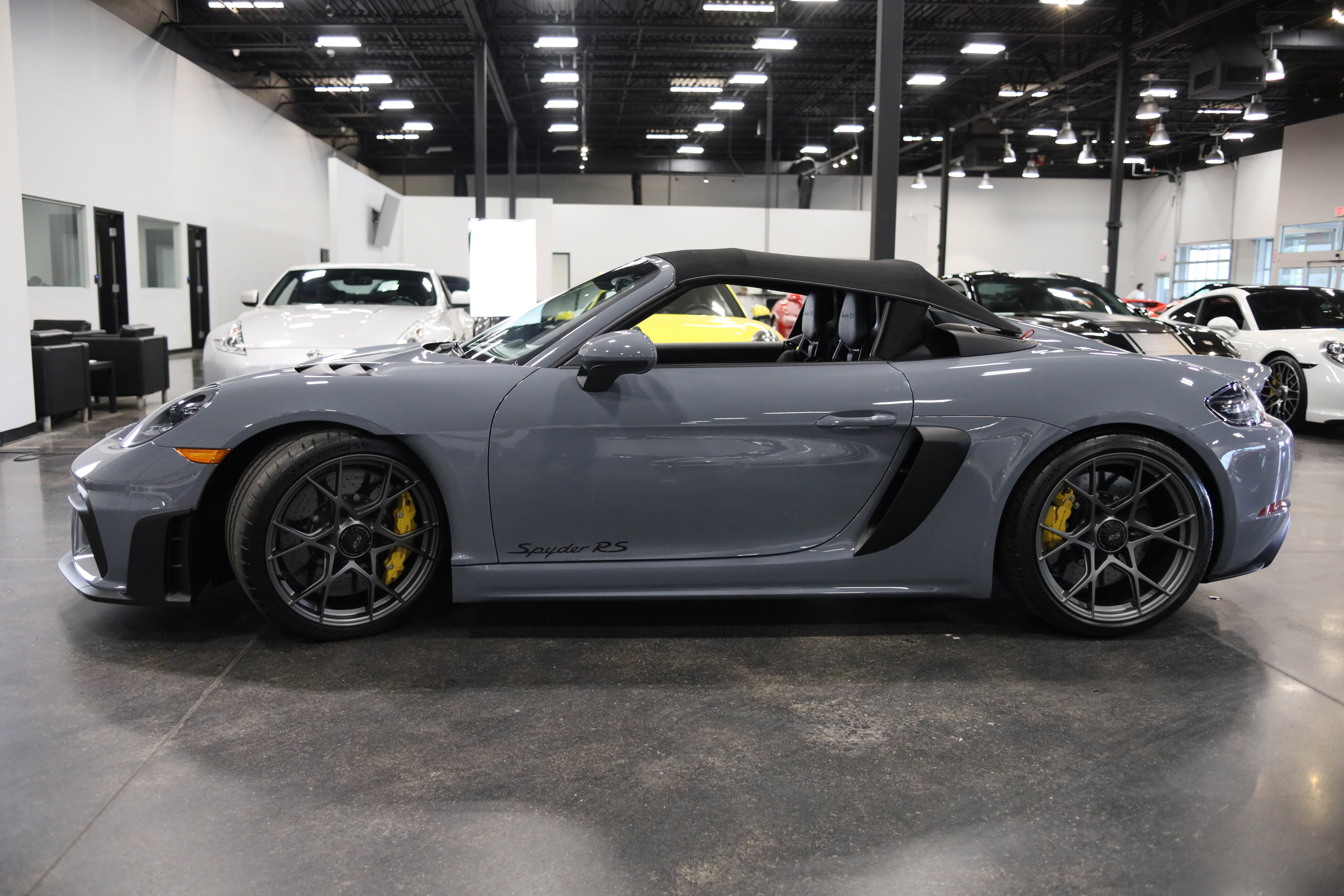 Used 2025 Porsche 718 Boxster Spyder RS w/ Chrono Package RWD image 8