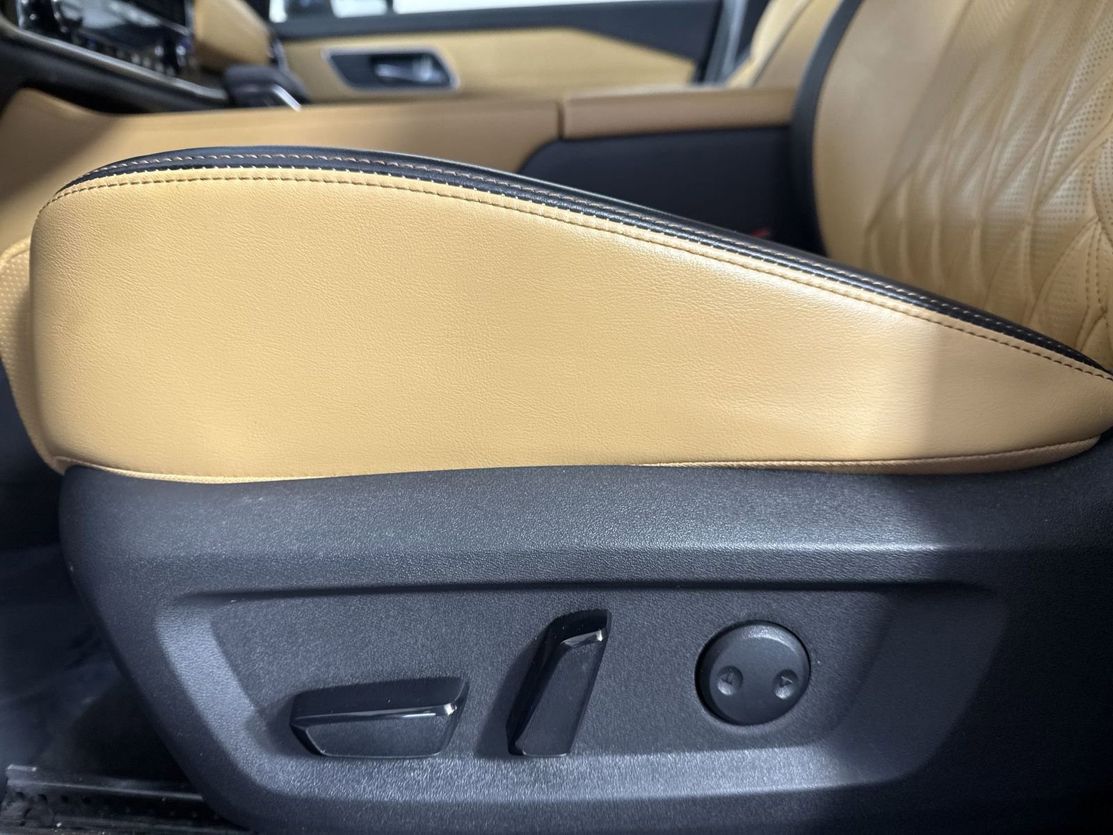Certified 2023 Nissan Rogue Platinum w/ Platinum Premium Package image 24
