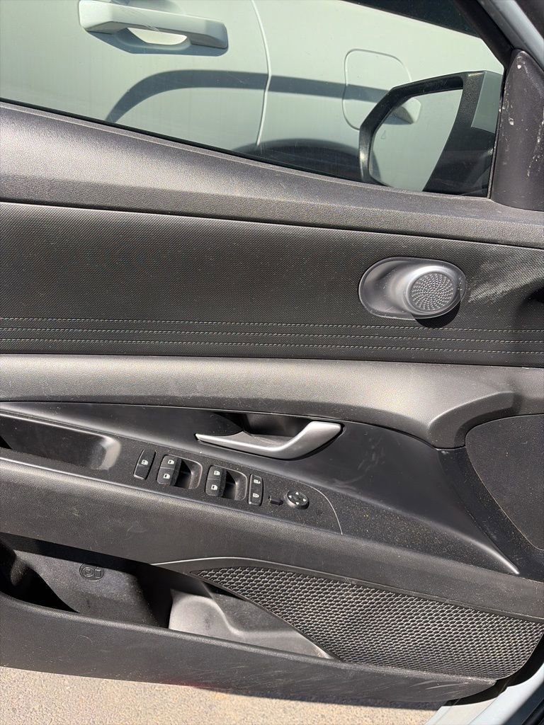 Used 2021 Hyundai Elantra SEL w/ Cargo Package image 17