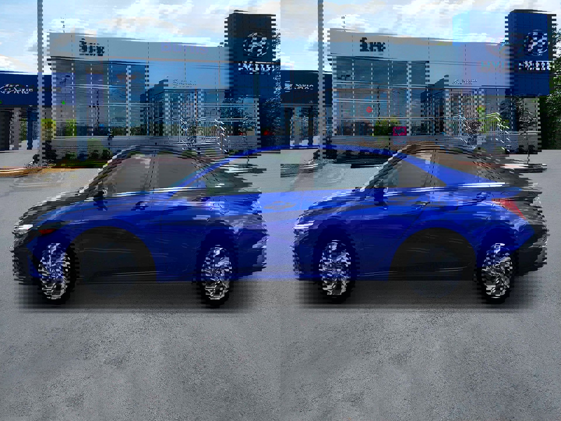 New 2025 Hyundai Elantra SEL image 3