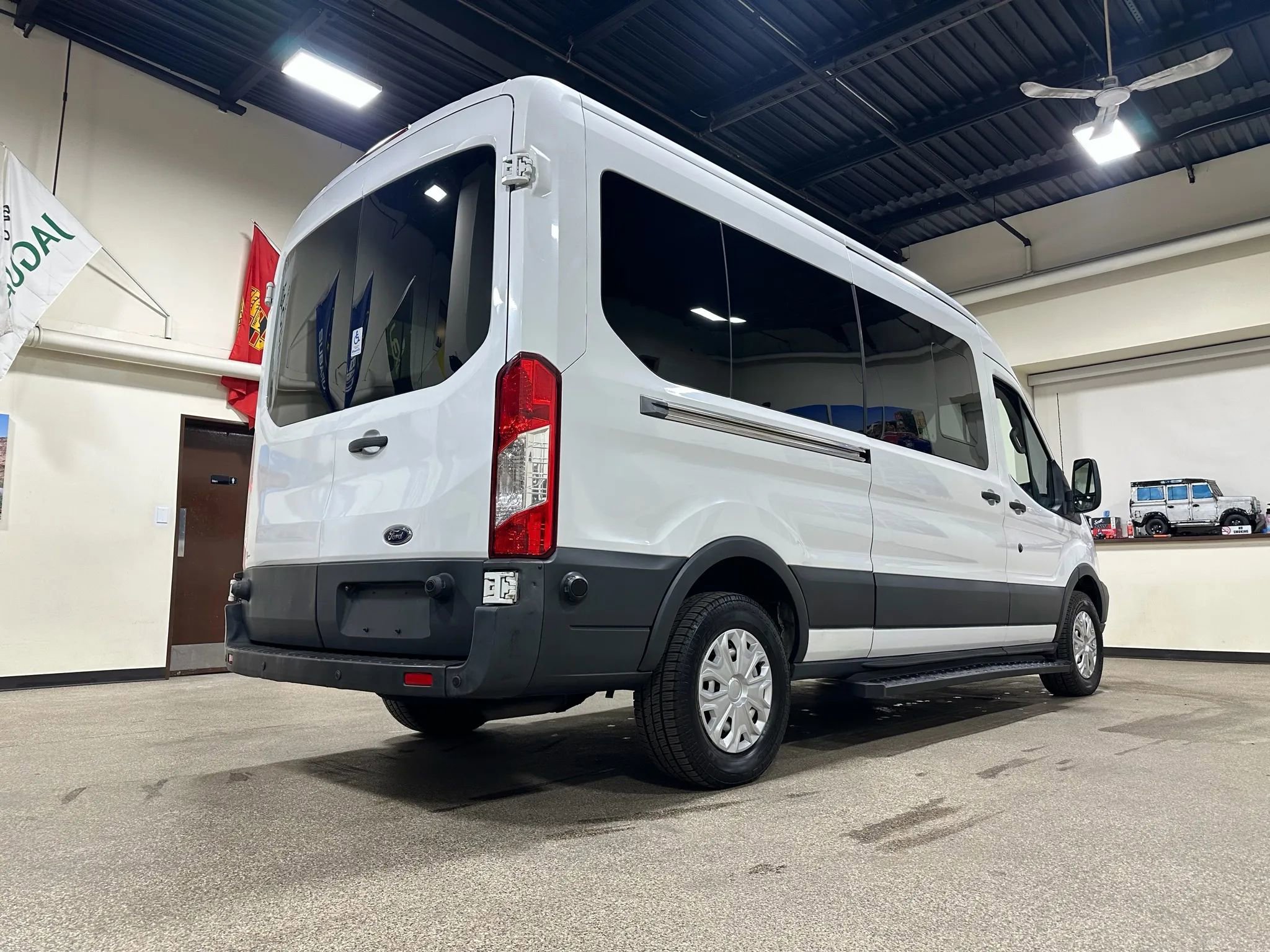 Used 2015 Ford Transit 250 148 Medium Roof RWD image 10