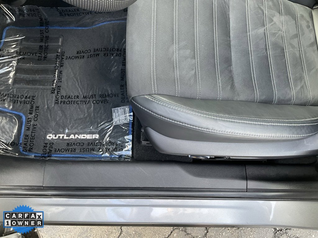 Used 2023 Mitsubishi Outlander SE image 16