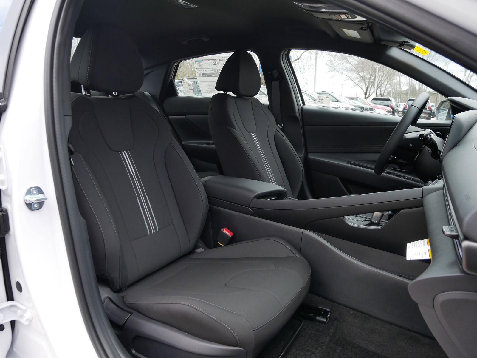 New 2025 Hyundai Elantra SEL image 12