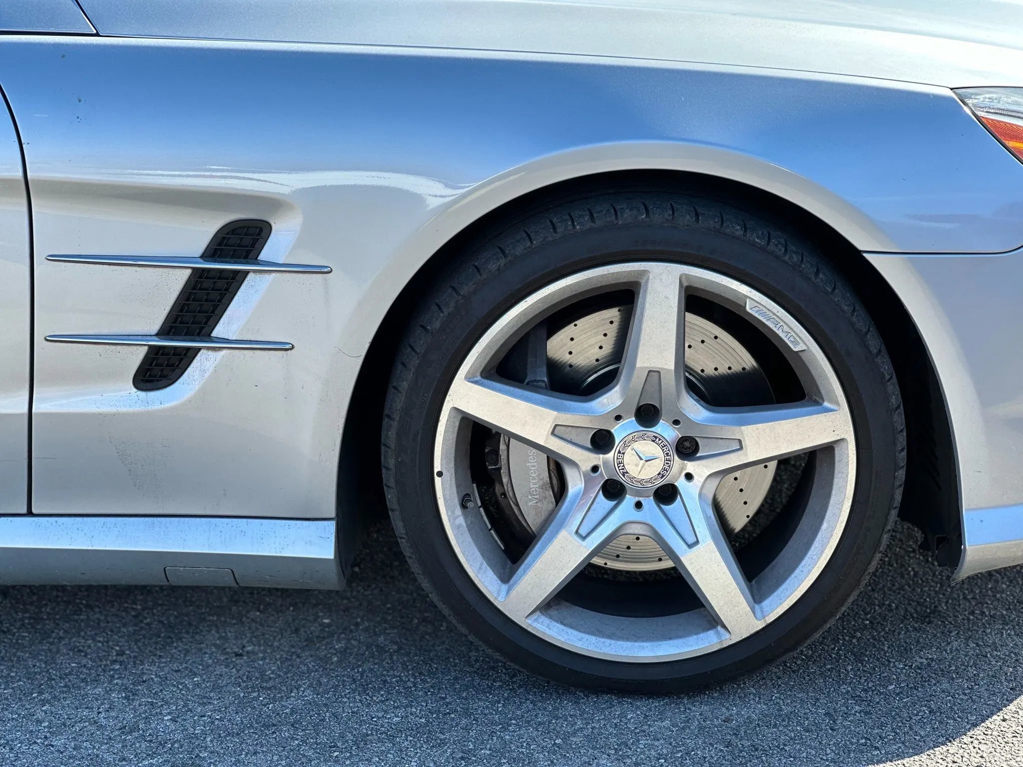 Used 2015 Mercedes-Benz SL 550 w/ Driver Assistance Package image 42