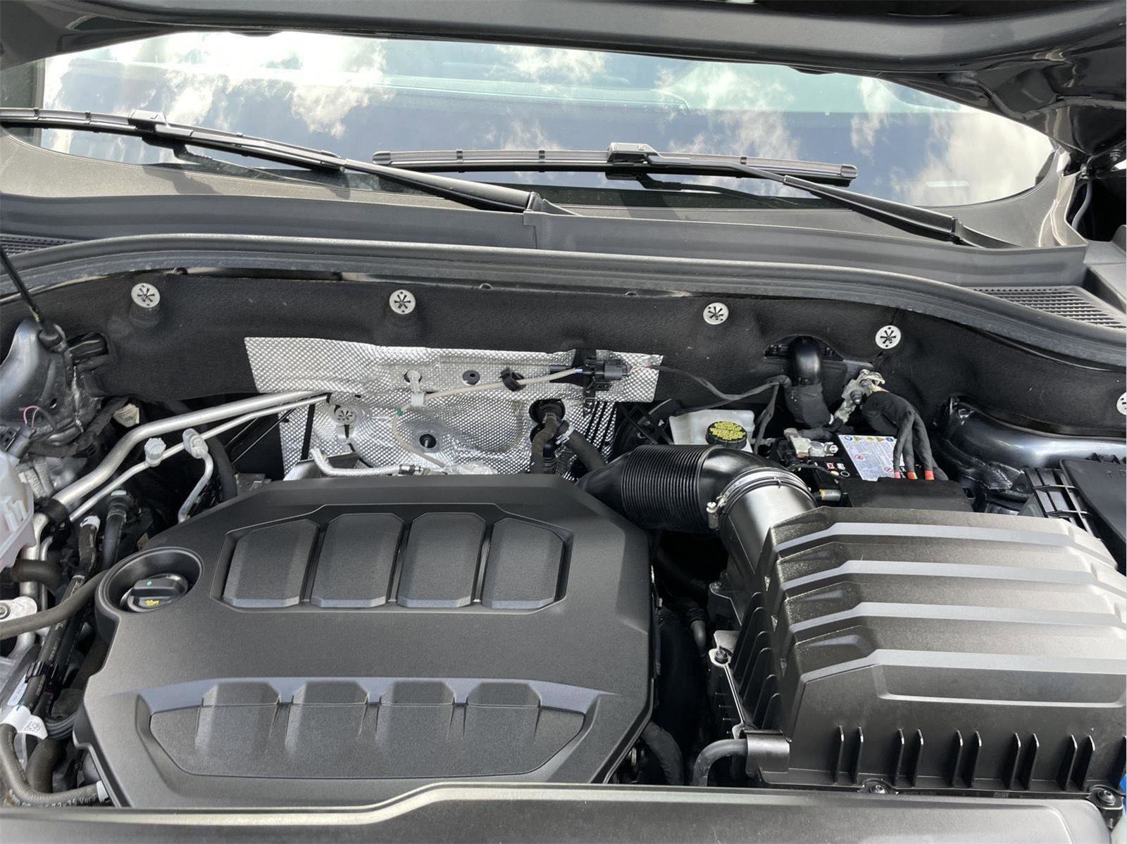 Used 2024 Volkswagen Atlas SE image 11