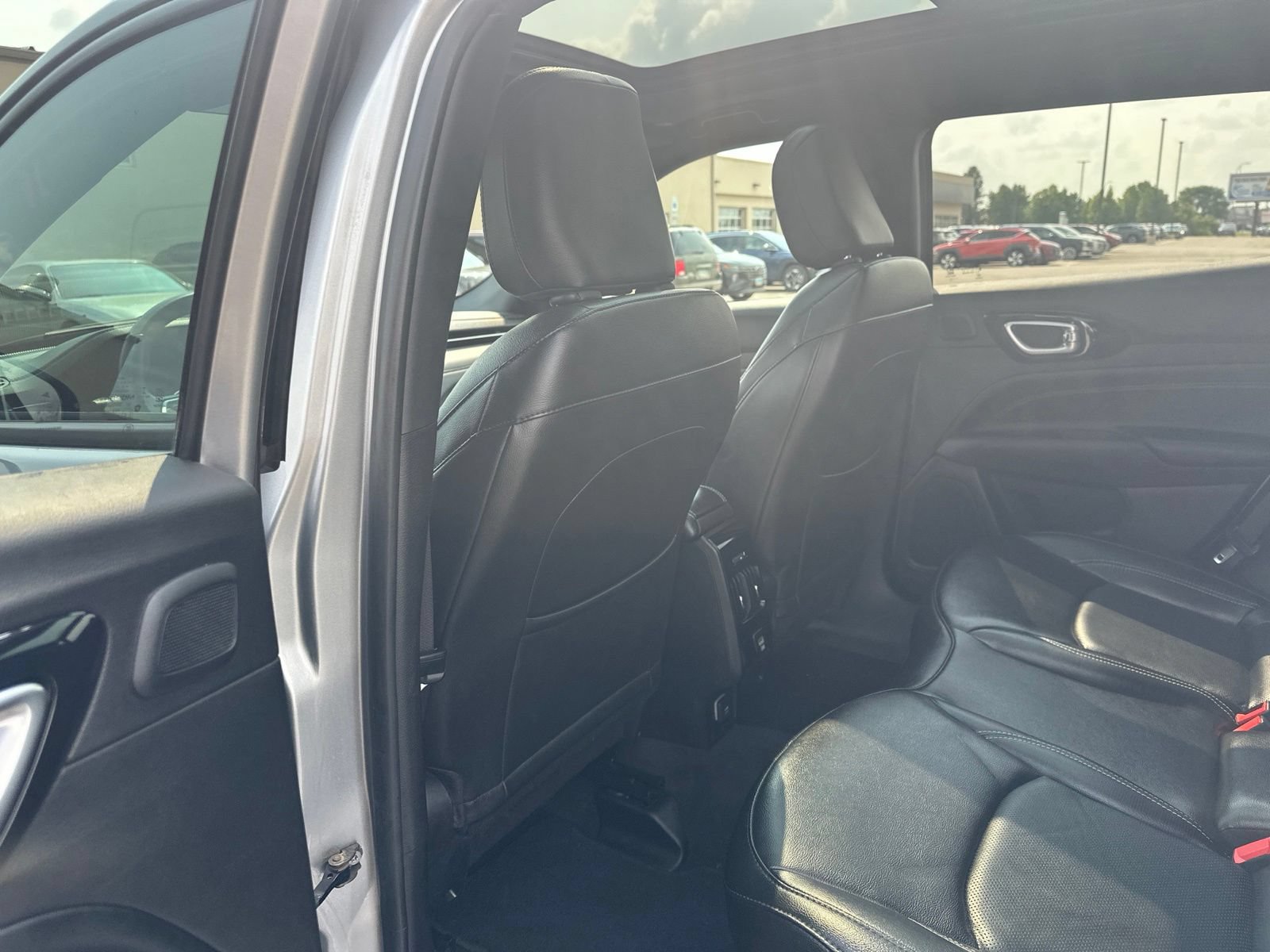 Used 2022 Jeep Compass High Altitude AWD/4WD image 17
