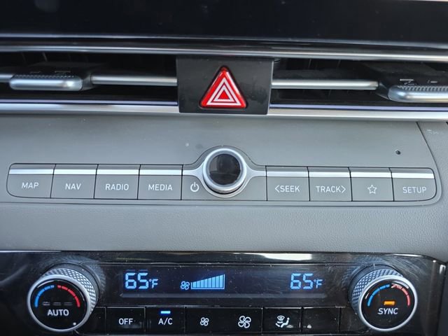 Used 2024 Hyundai Elantra SEL FWD image 30