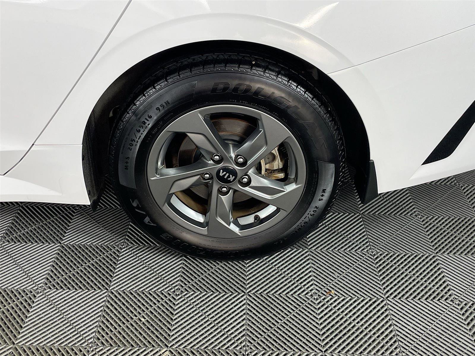 Used 2021 Kia K5 LXS image 32