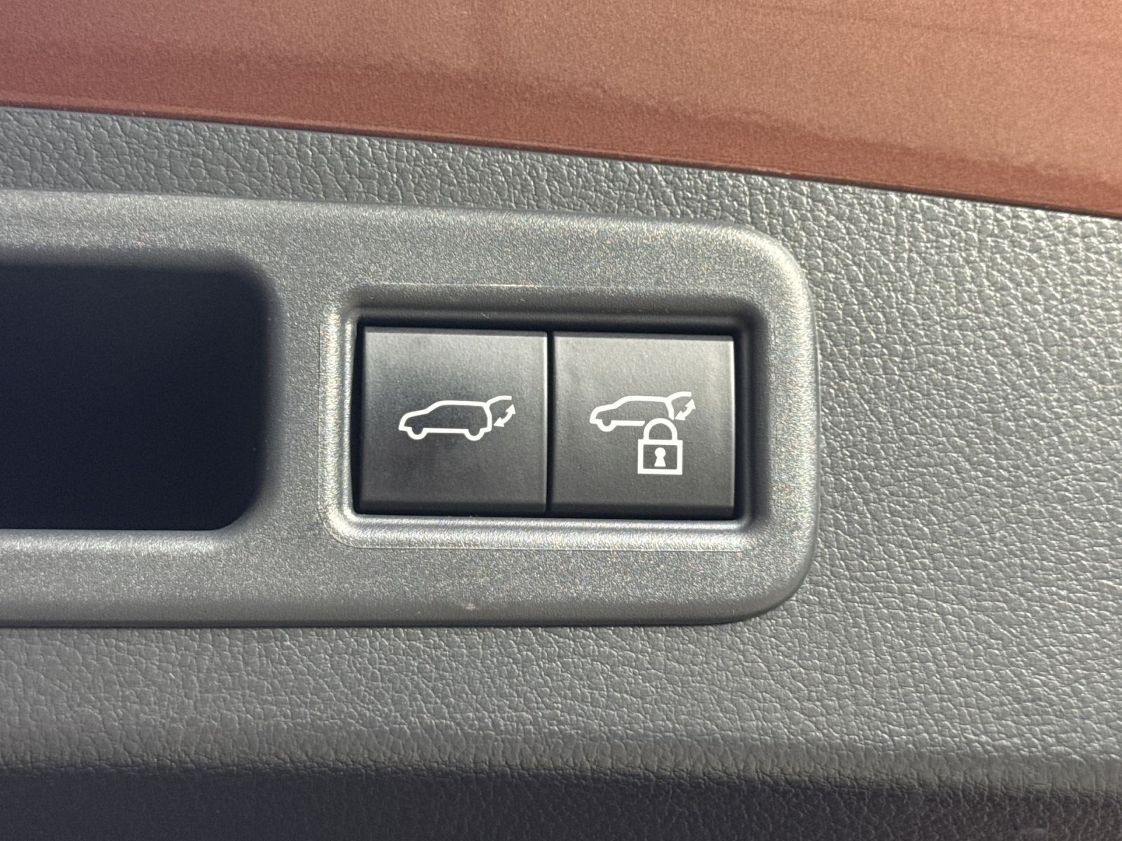 Used 2025 Lexus RX 450h AWD w/ Convenience Package image 39
