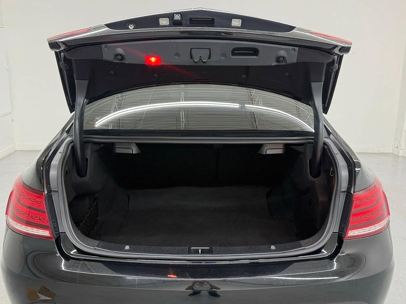 Used 2017 Mercedes-Benz E 400 4MATIC Coupe image 40