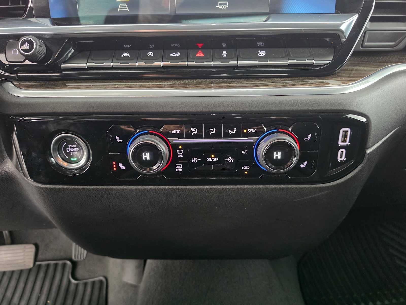 Used 2024 Chevrolet Silverado 1500 LT AWD/4WD image 29
