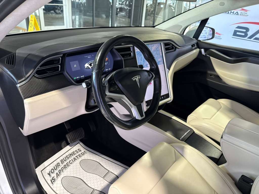 Used 2017 Tesla Model X 75D AWD/4WD image 36