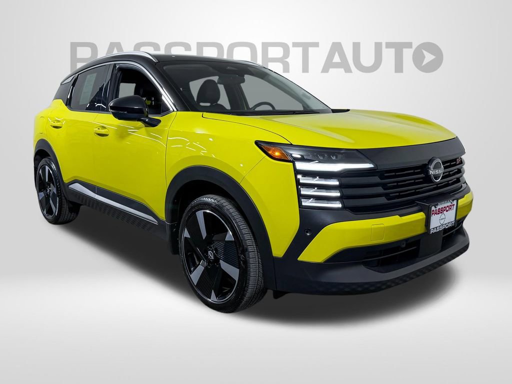 Certified 2025 Nissan Kicks SR image 3