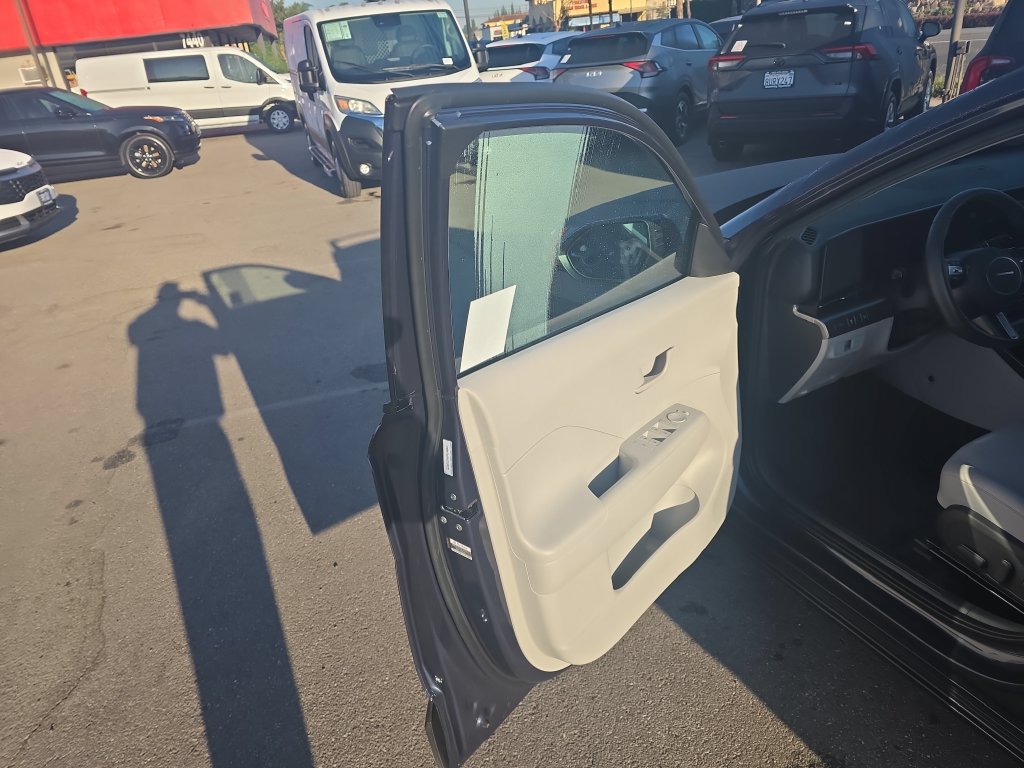 Used 2025 Hyundai Kona SEL FWD image 10