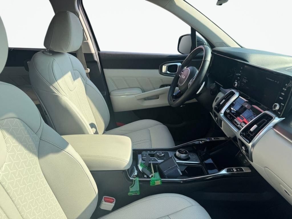Certified 2023 Kia Sorento SX Prestige AWD/4WD image 32
