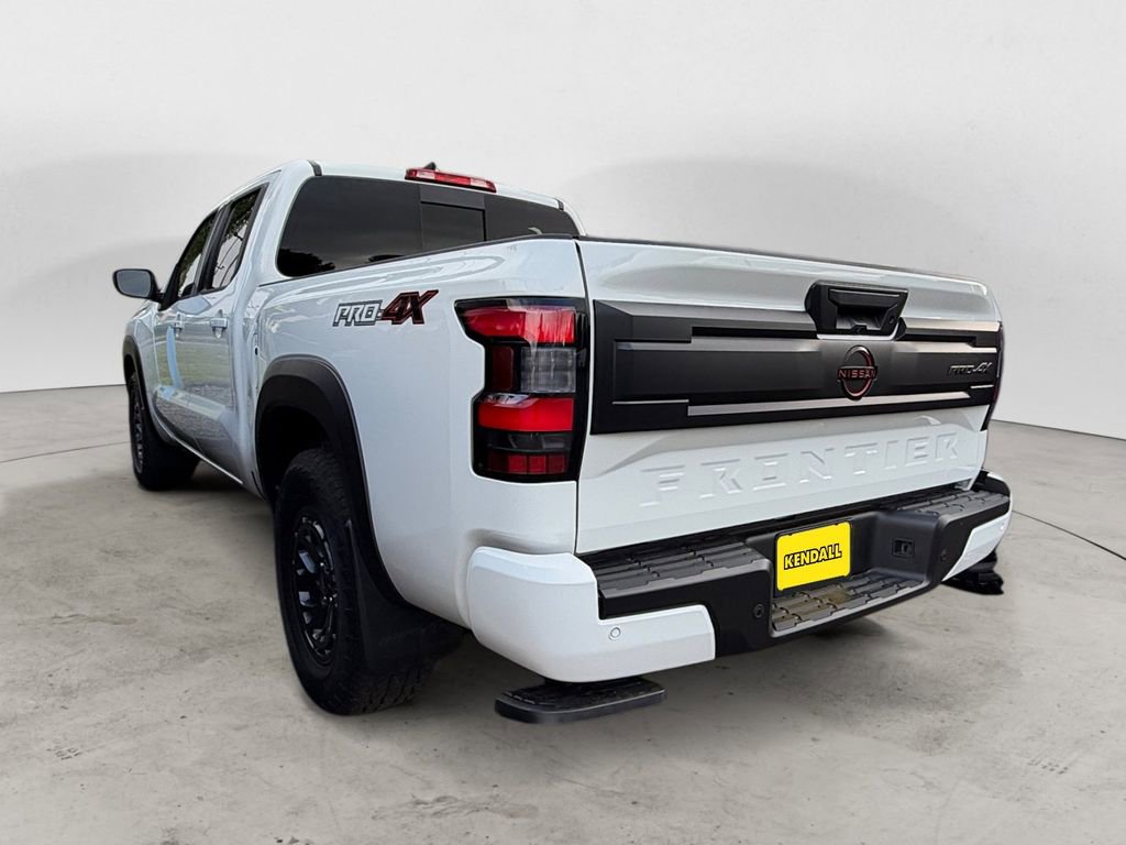 Used 2025 Nissan Frontier PRO-4X AWD/4WD image 2