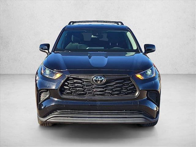 Used 2022 Toyota Highlander L FWD image 2