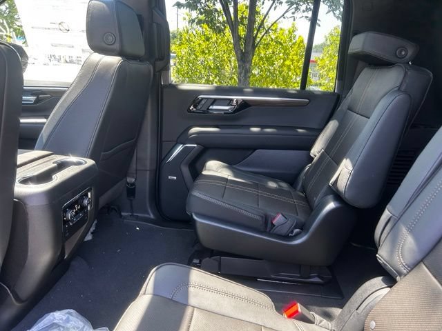 New 2026 Chevrolet Suburban High Country AWD/4WD image 17