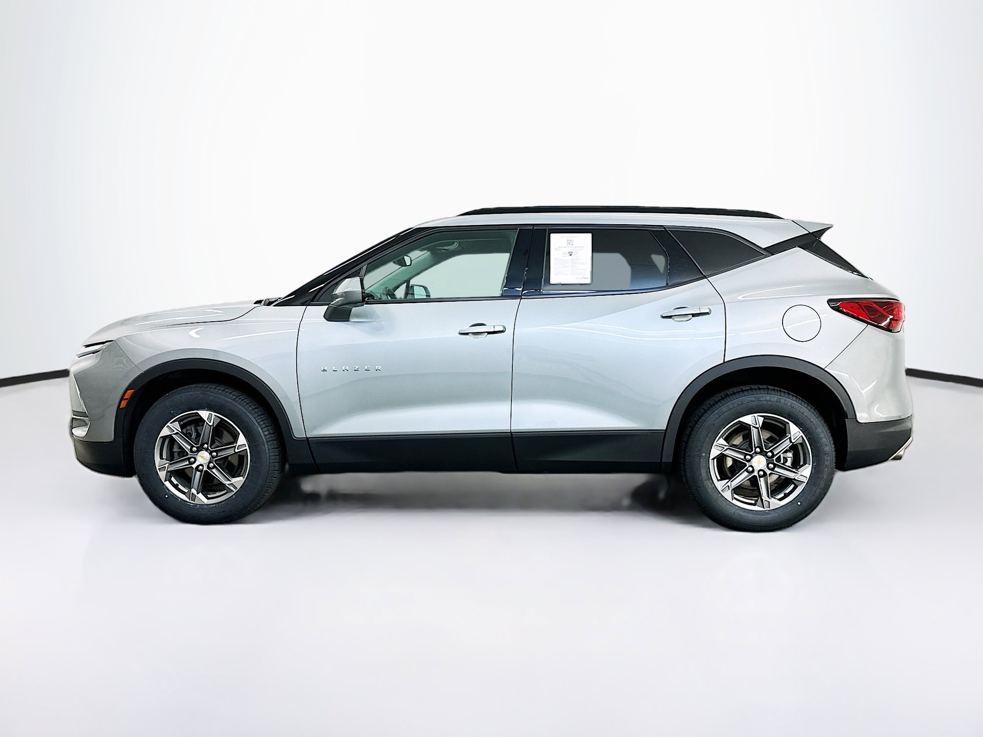 Used 2023 Chevrolet Blazer LT w/ Convenience Package AWD/4WD image 4