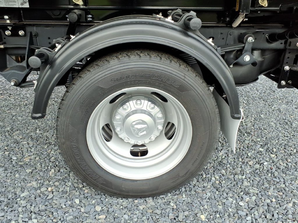 New 2026 RAM 5500 Tradesman w/ Chrome Appearance Group AWD/4WD image 11