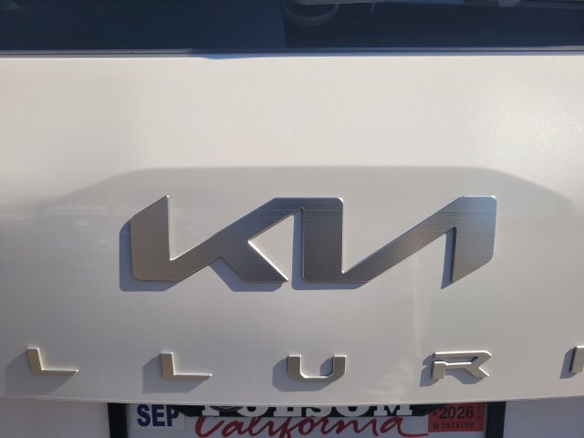 Used 2024 Kia Telluride SX w/ Towing Package AWD/4WD image 7