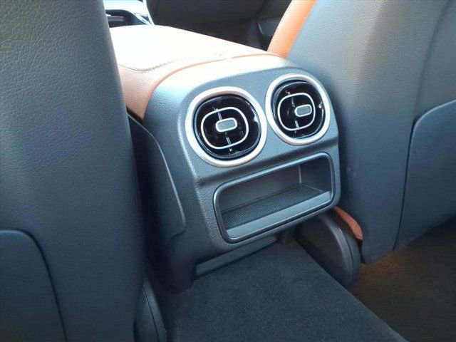 Used 2025 Mercedes-Benz C 300 4MATIC Sedan image 19