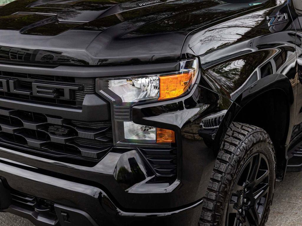 Used 2025 Chevrolet Silverado 1500 Custom Trail Boss w/ Midnight Edition AWD/4WD image 34