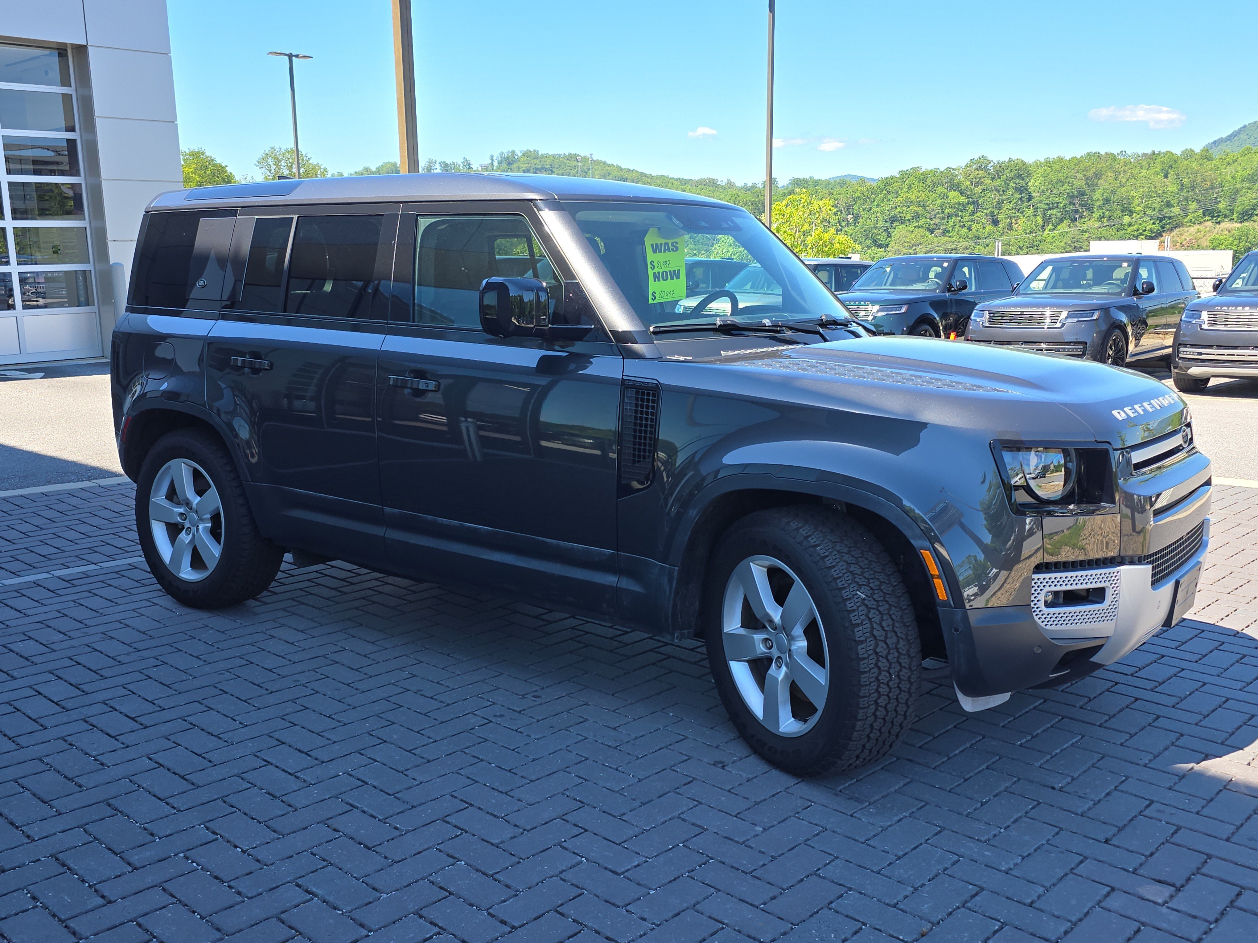 Certified 2024 Land Rover Defender 110 SE AWD/4WD image 3