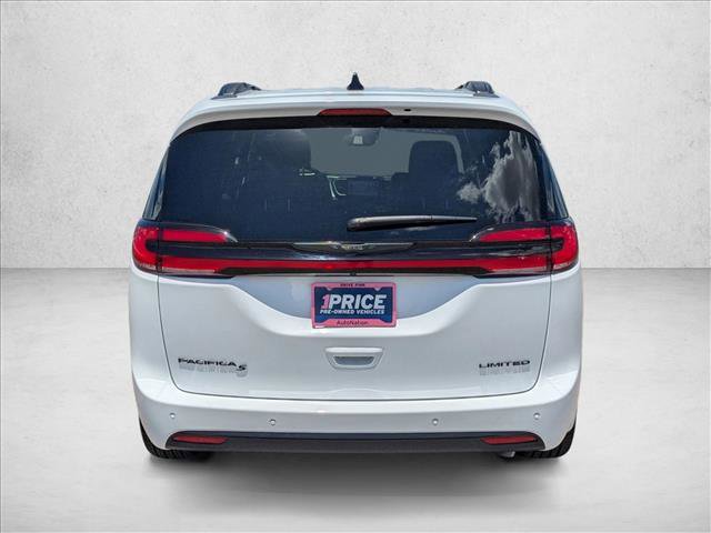 Used 2025 Chrysler Pacifica Limited FWD image 7
