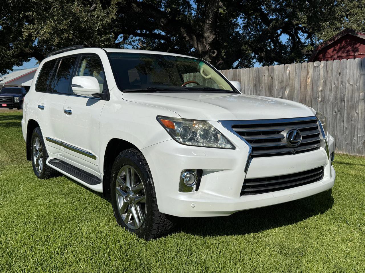 Used 2013 Lexus LX 570 4WD w/ Luxury Pkg image 10