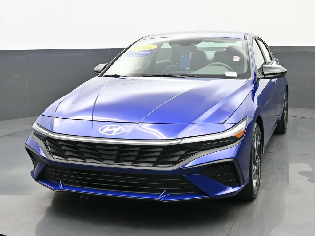 Certified 2025 Hyundai Elantra Sport image 7