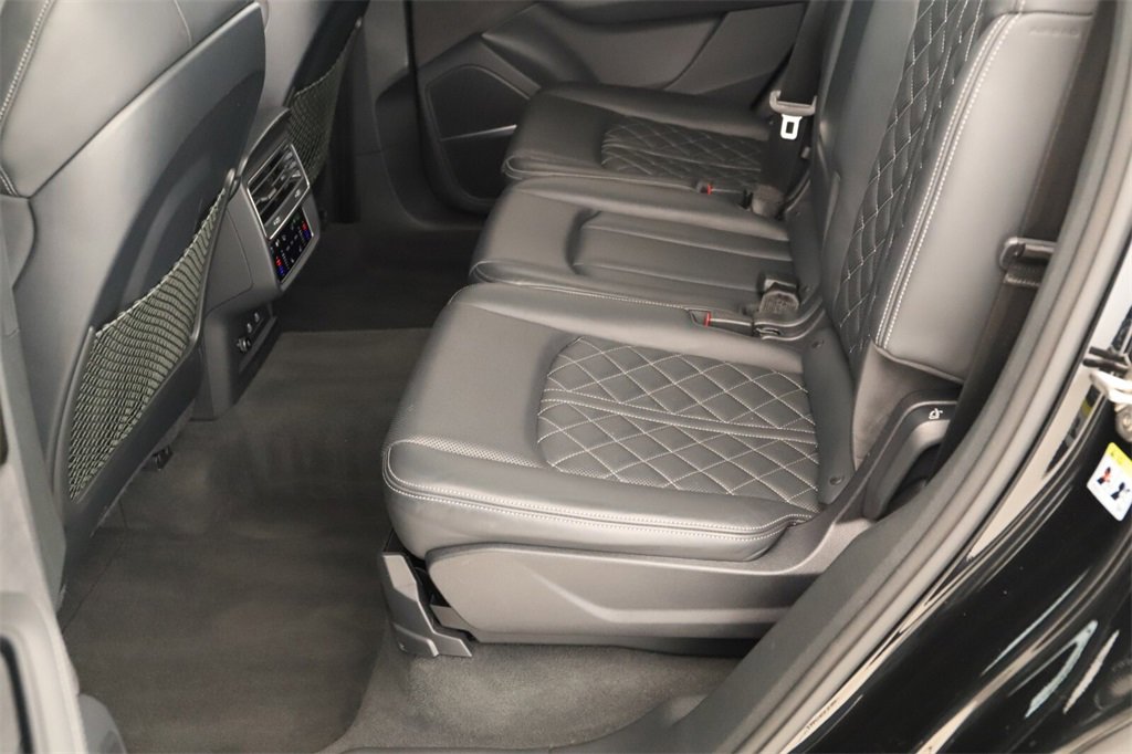 Certified 2023 Audi SQ7 Prestige image 28