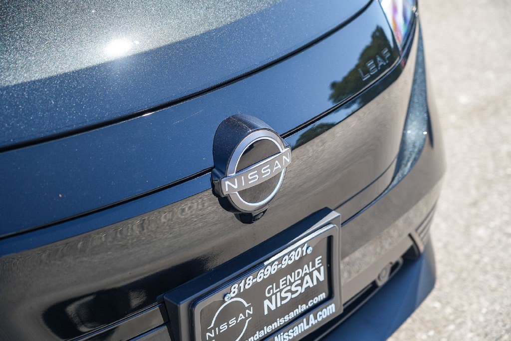 New 2026 Nissan Leaf SV+ w/ Illuminated Package FWD image 3