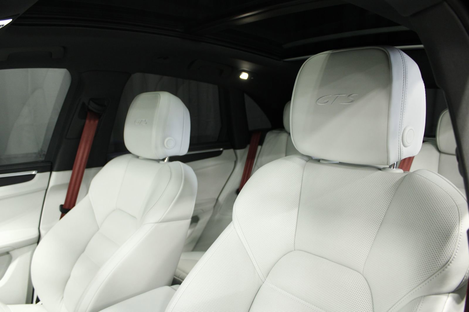 New 2026 Porsche Macan GTS AWD/4WD image 5