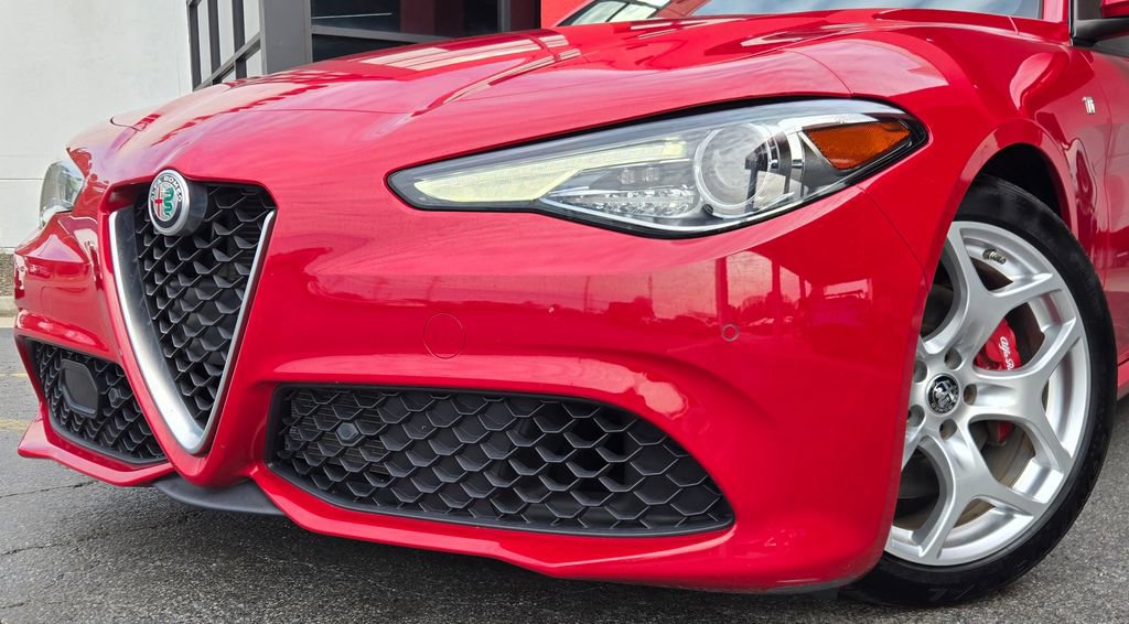 Used 2022 Alfa Romeo Giulia Ti image 2