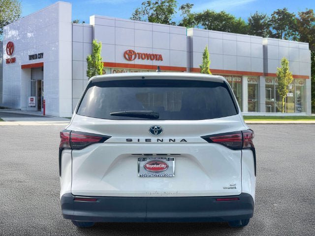 Used 2022 Toyota Sienna LE FWD image 9