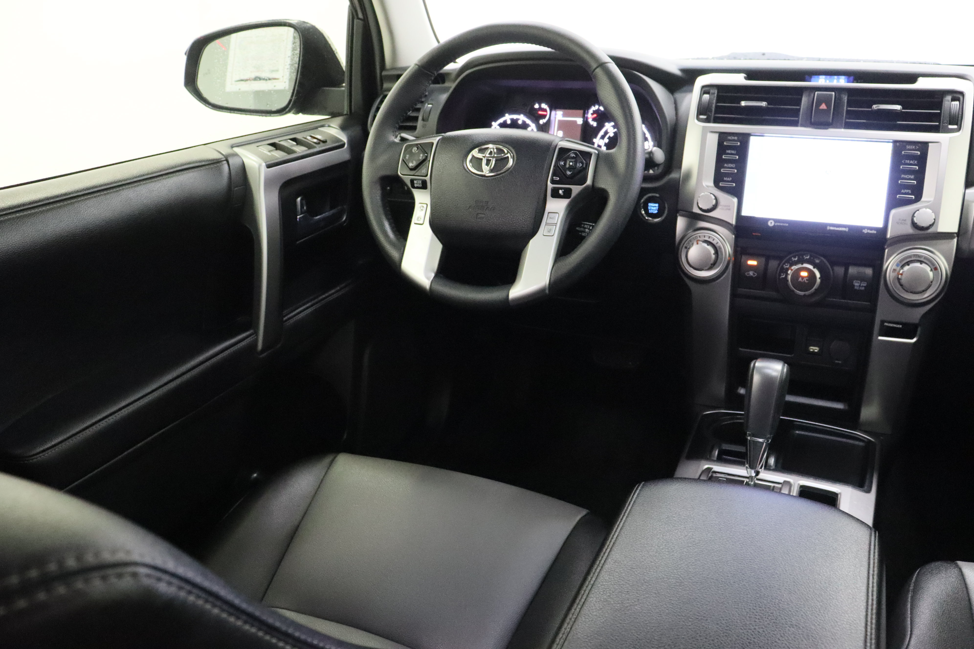 Used 2022 Toyota 4Runner SR5 Premium w/ Moonroof Package RWD image 33