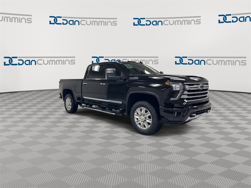Used 2025 Chevrolet Silverado 2500 High Country w/ Technology Package image 2