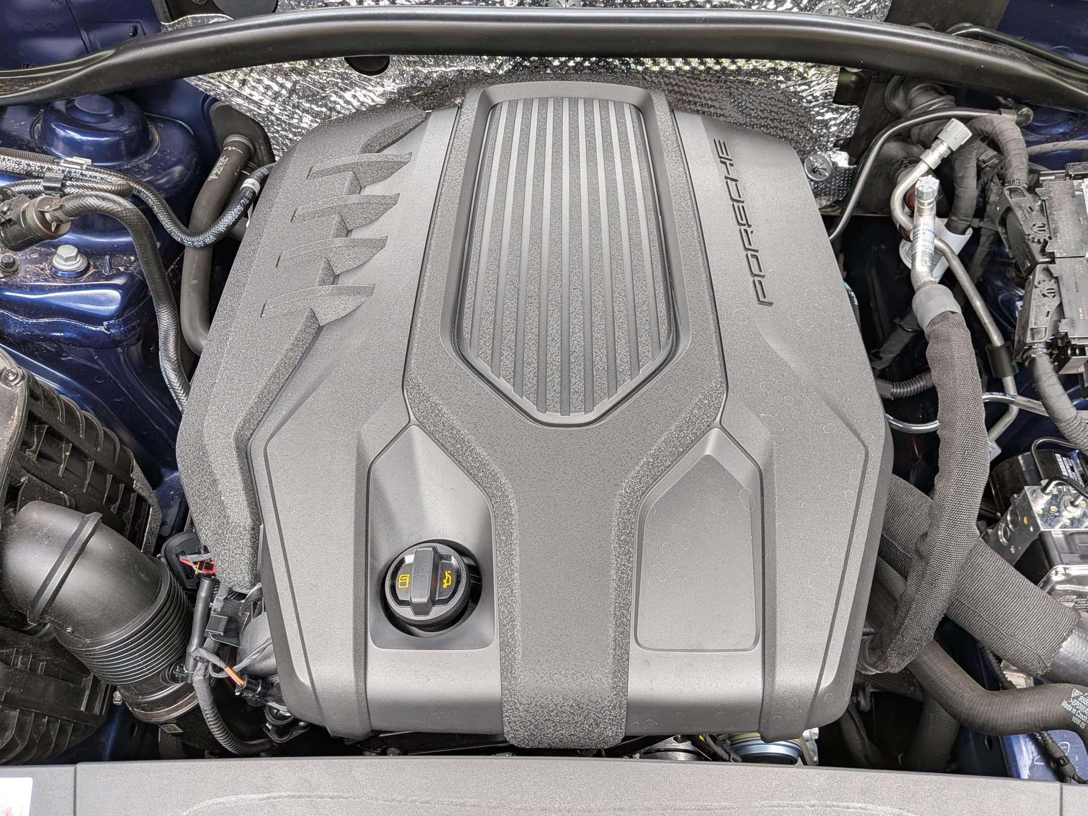 Certified 2025 Porsche Macan Turbo AWD/4WD image 35