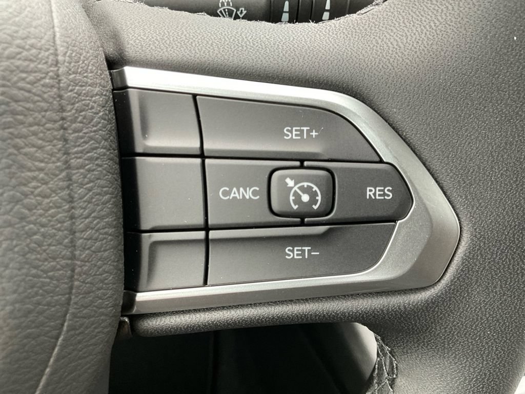 New 2026 Jeep Compass Latitude AWD/4WD image 33