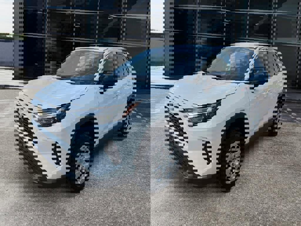 Used 2024 Toyota RAV4 LE image 3