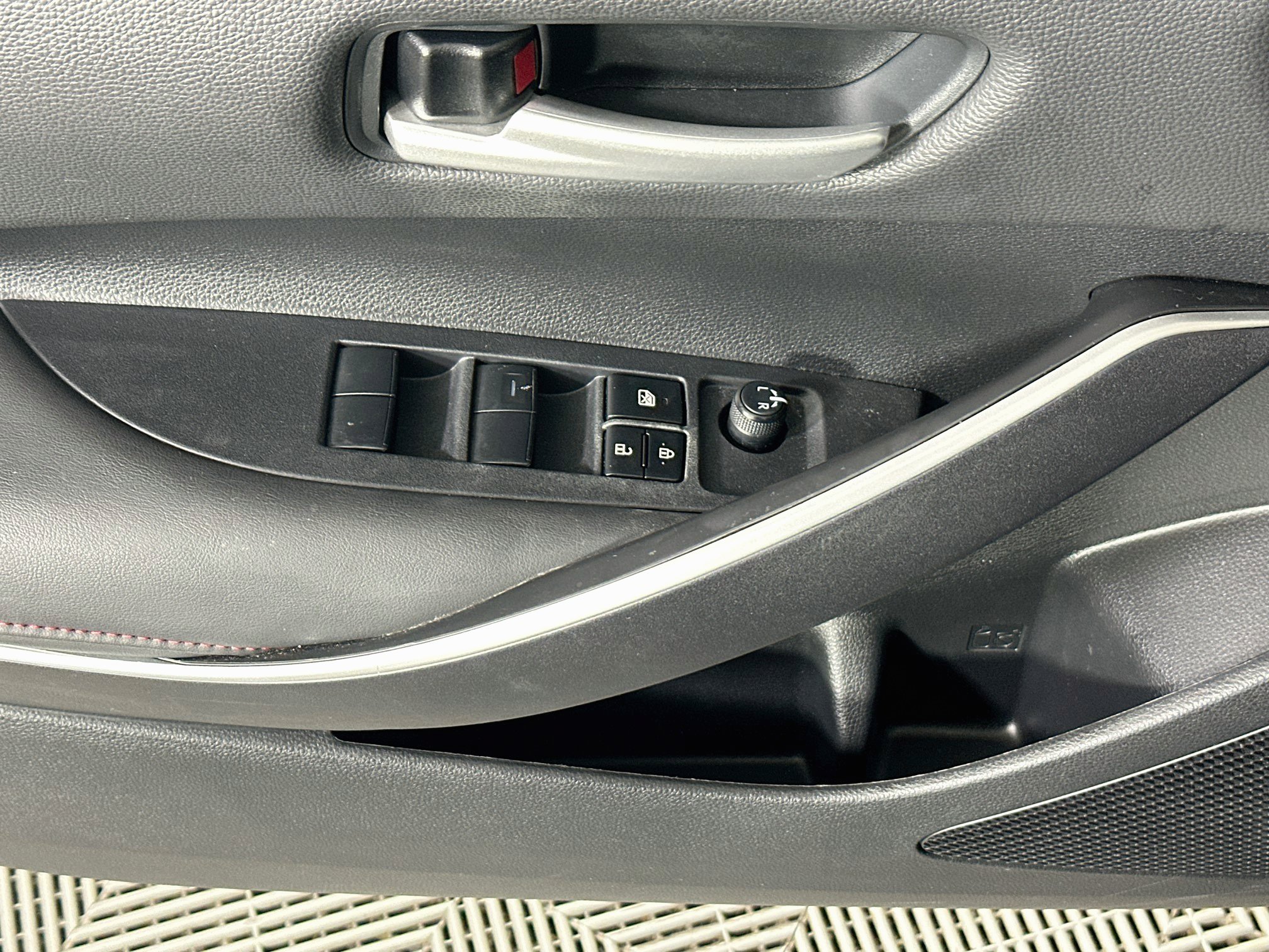 Used 2023 Toyota Corolla SE FWD image 14