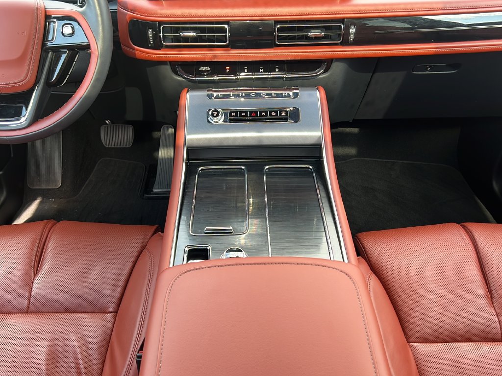 Used 2025 Lincoln Aviator Reserve w/ Luxury Package RWD image 15