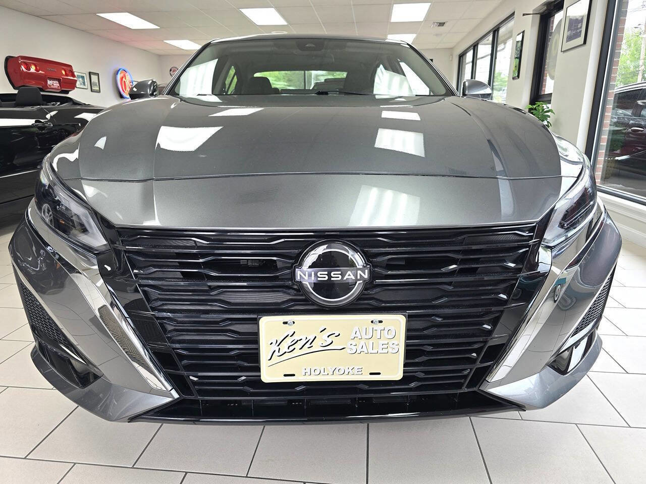 Used 2023 Nissan Altima 2.5 SV w/ SV Premium Package FWD image 7