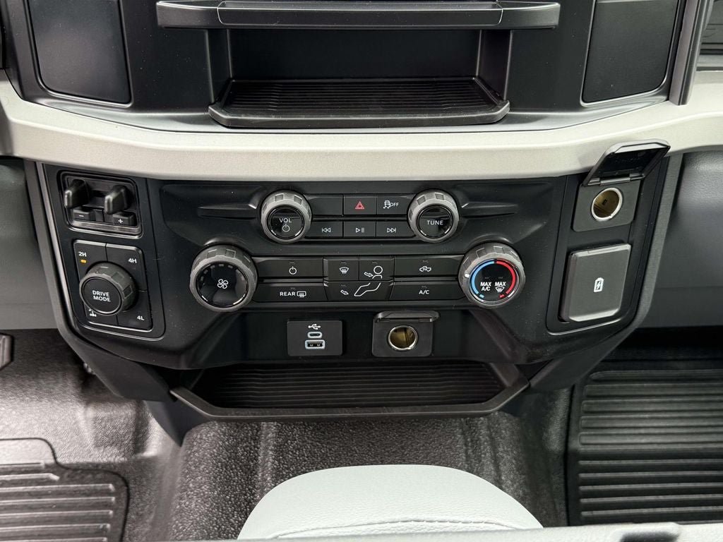 New 2026 Ford F350 XL w/ FX4 Off-Road Package AWD/4WD image 14